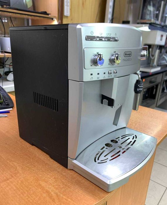 Кавомашина DeLonghi 
ESAM 03.126 S з Німечинни Б\В