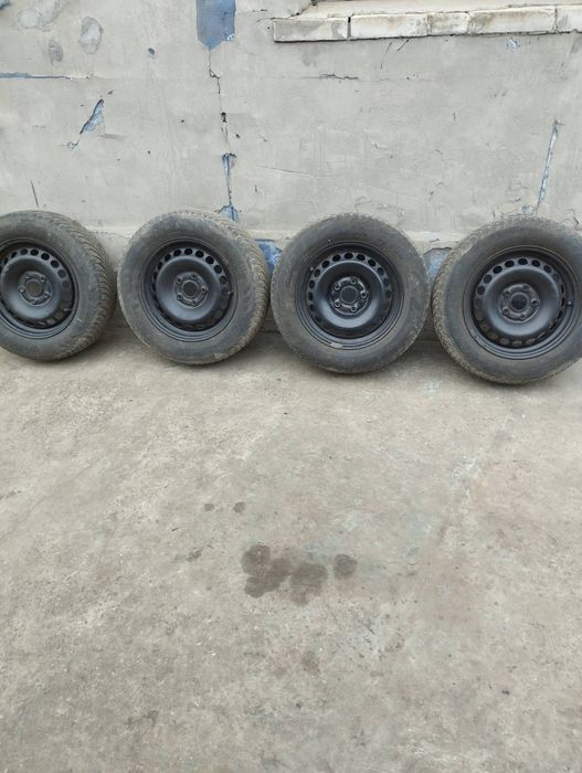 Продам резину б/у с дисками