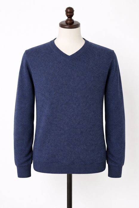 Sweter granatowy w serek damski