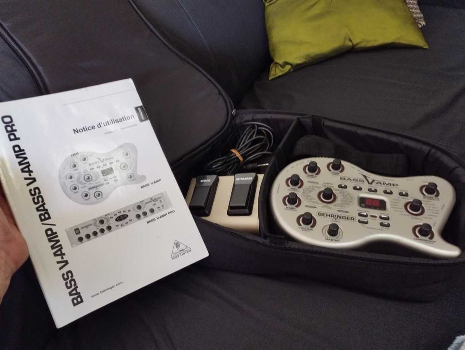 Pedaleira baixo Behringer Bass V-Amp