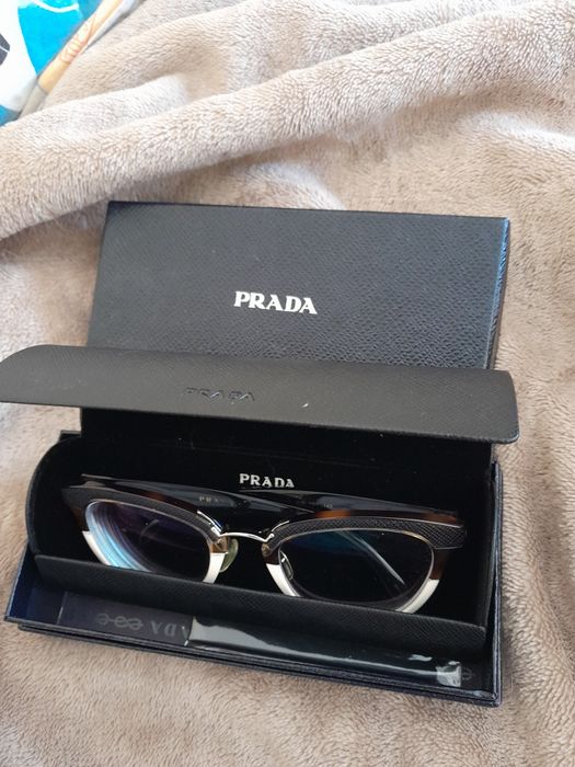 Óculos Prada na caixa