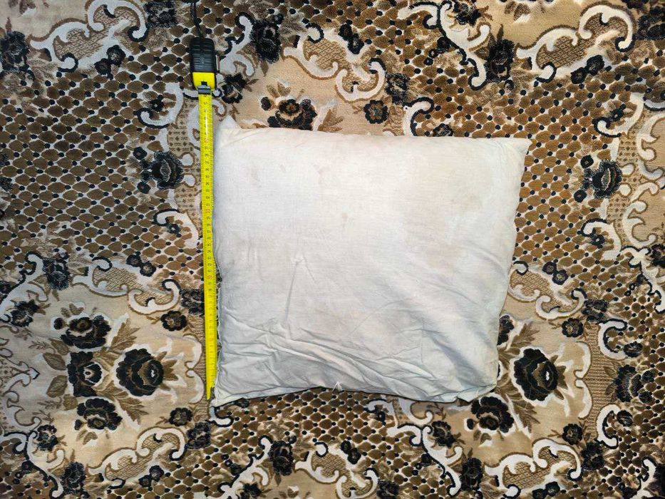 Пір'яна подушка з села Львів обл.  розмір 40см х 40см.