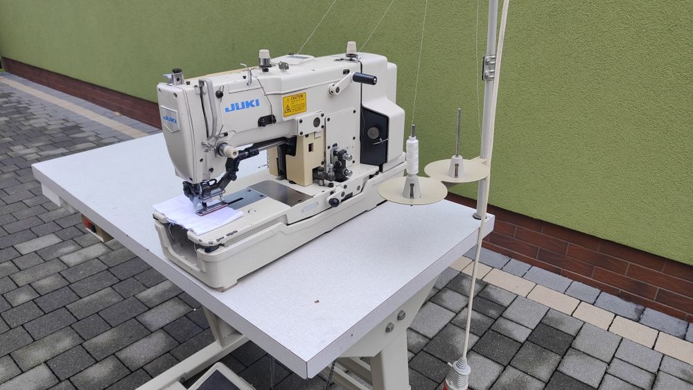 Maszyna krawiecka dziurkarka juki