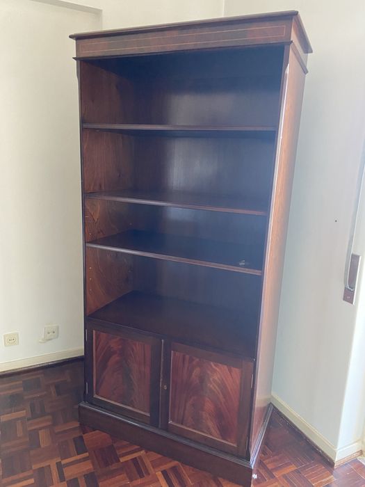 Estante para sala ou escritorio em excelente estado - como novo
