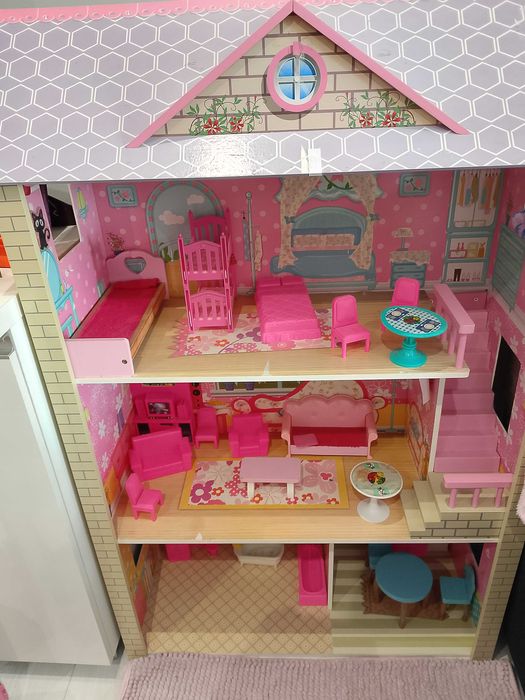 Duży domek dla lalek drewniany