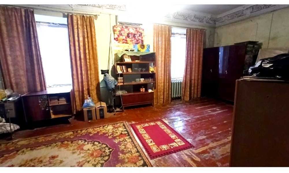 продам 2 к\к 53 м з цокольним приміщенням та ділянкою 2 сот Стар Центр