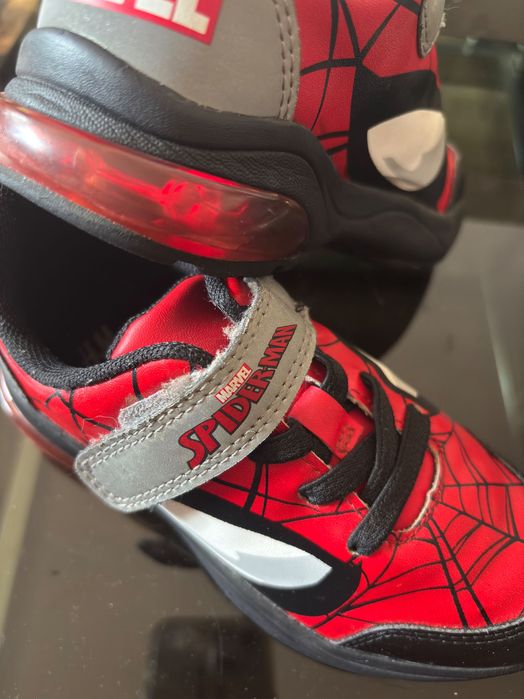 HM, Marvel , Spider-Man LED, MIGAJĄCE, świecąca podeszwa, światełka