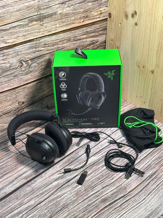 Razer BlackShark V2 Pro Wireless + caixa + acessórios