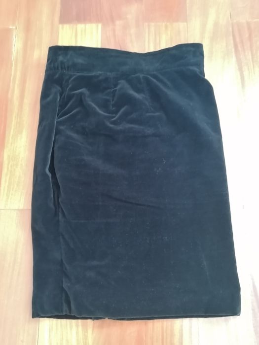 Saia  preta em veludo Tam 36