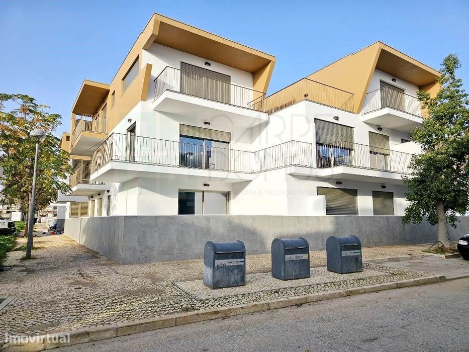 Novo apartamento T1 em condomínio com piscina, junto Ria Formosa, e...