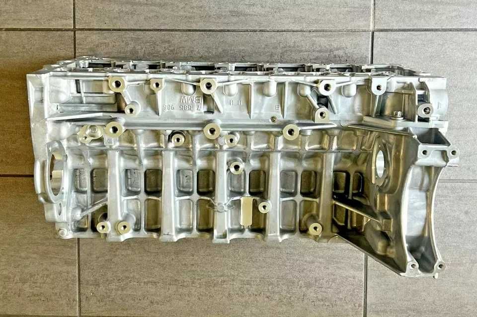Blok cylindrów silnika BMW N55 7 585 986 - ORYGINALNY NOWY