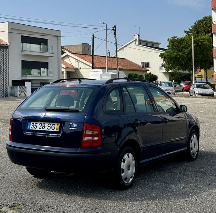 Skoda Fábia 1.4. Comfort 90 Mil quilómetros