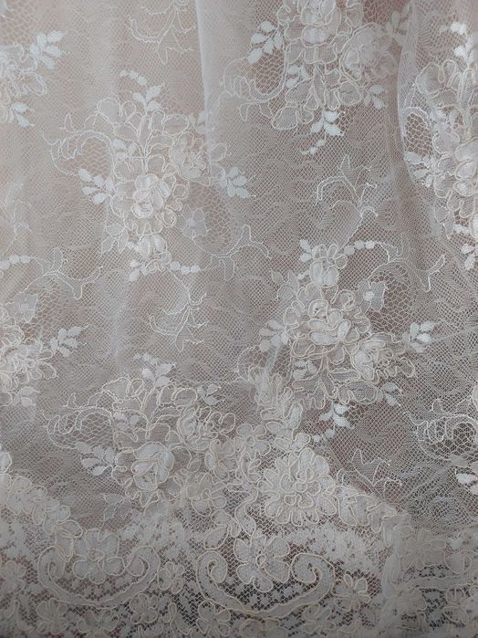 Неперевершена весільна сукня