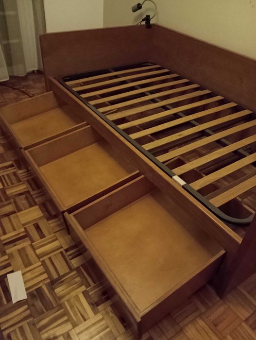 Cama Solteiro em Madeira Maciça