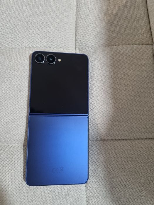 Samsung ZFlip 7 - 256 GB