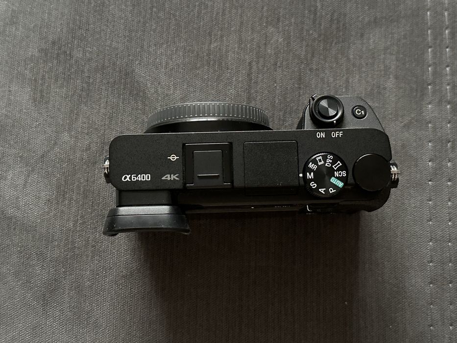 Sony A6400 + Sony 18-105mm F4 G OSS