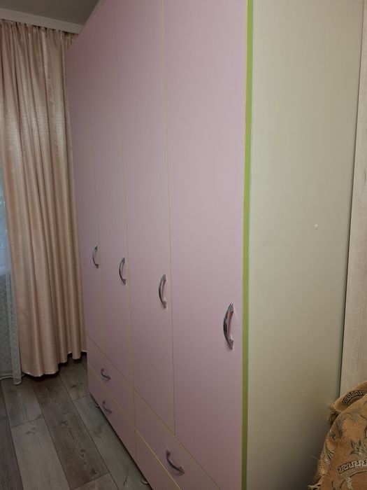 Продам шкаф в гарному стані