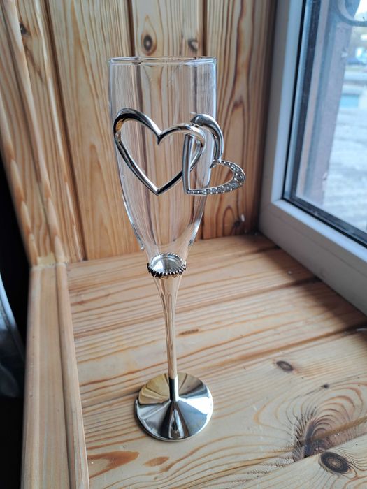 Весільні келихи продам