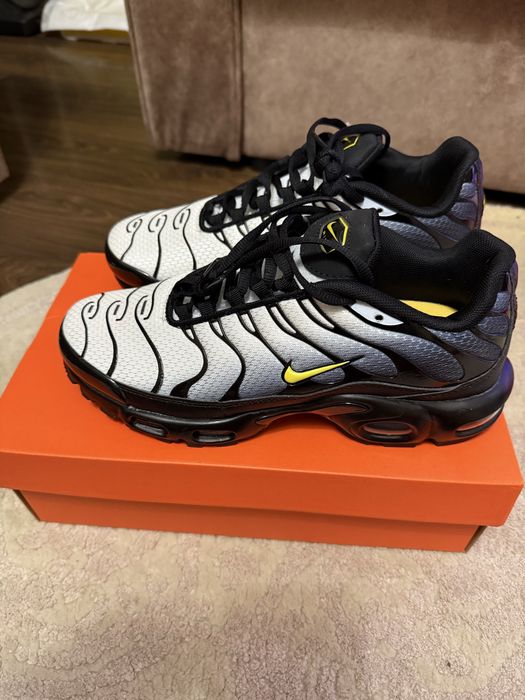 Nike Air Max Tn Plus Black White Yellow DM0032-012