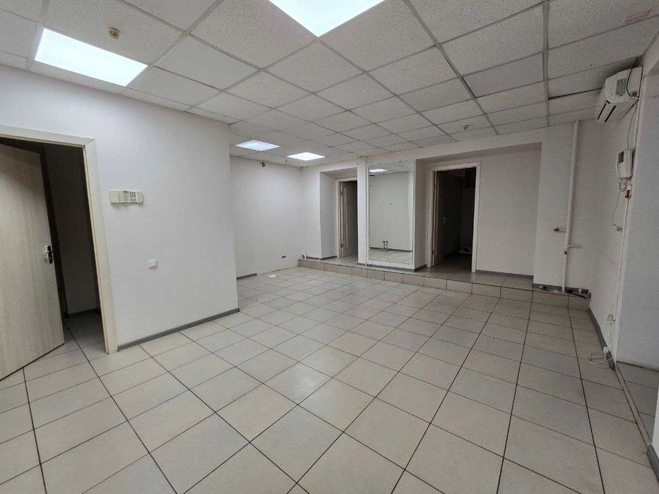 Сдам в аренду Нежилое помещение 47 кв.м. красная линия пр.Науки 100