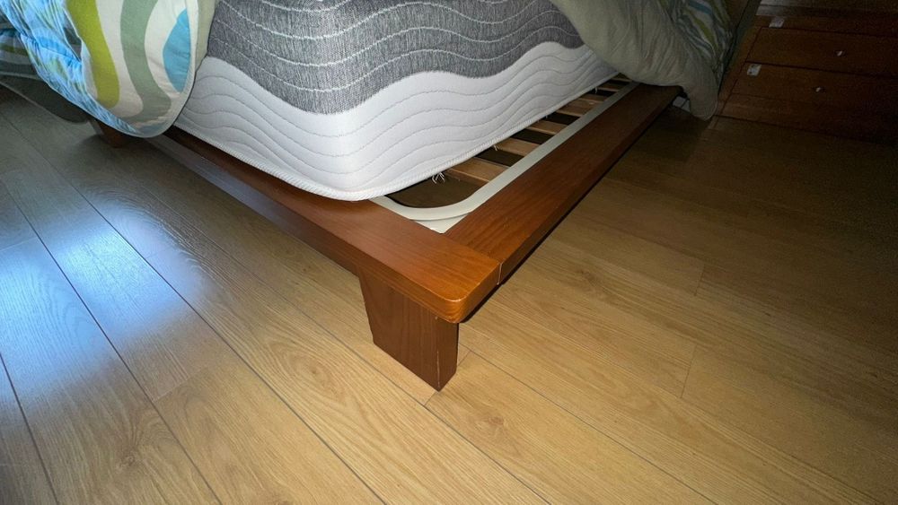 Quarto de casal completo (sem colchão)