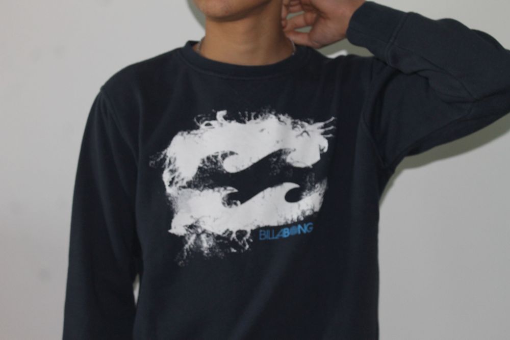 sweat azul escura billabong