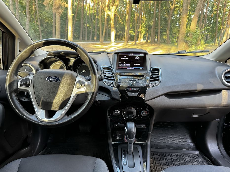 Ford fiesta. Ford.