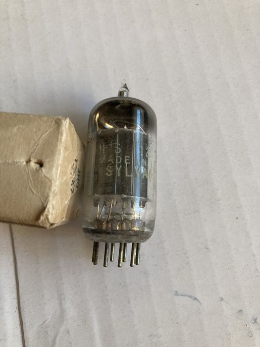 Valvula sylvania jhs -12AX7