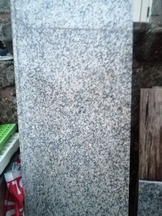 Pedra de Granito 2500 X 60 cm