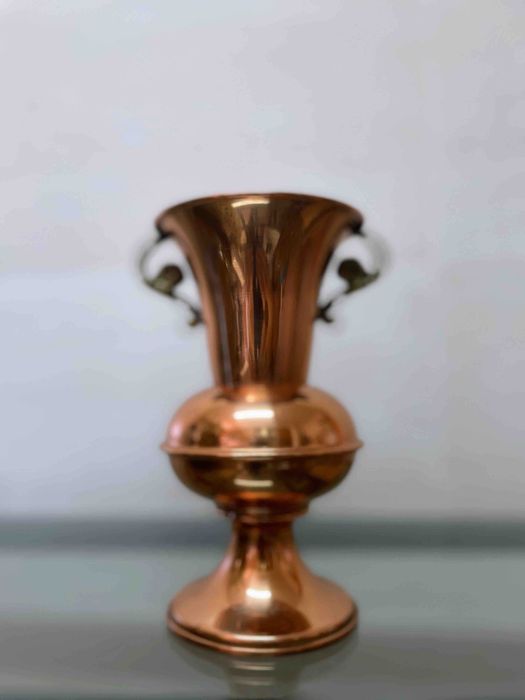 Várias peças decorativas de cobre/latão