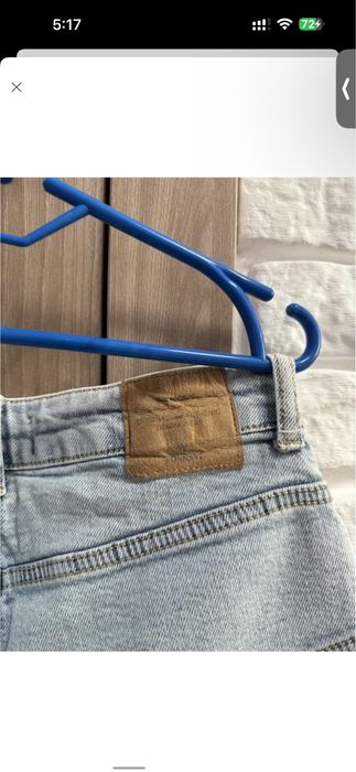 Продам нові джинсові шорти м-л з кокеткою/імітацією трусиків