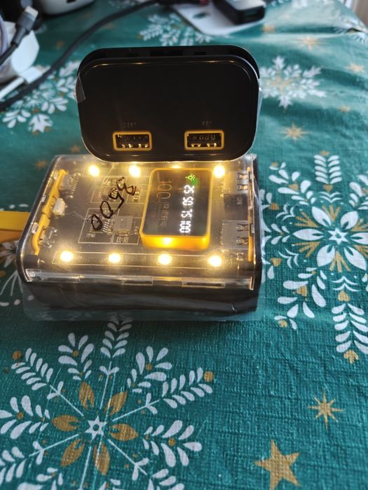 Павербанк  10000mah швидка зарядка 22,5вт з діодним  світильником