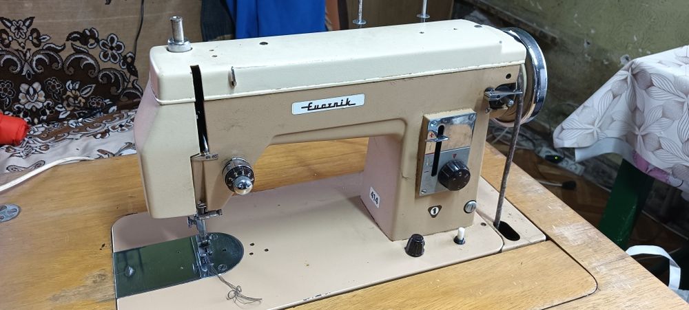 Maszyna do szycia Łucznik lata 70