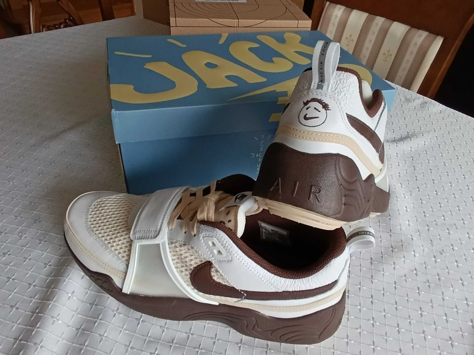 (r. 45,5) Nike Zoom Field Jaxx Travis Scott Light Chocolate HQ3073,100