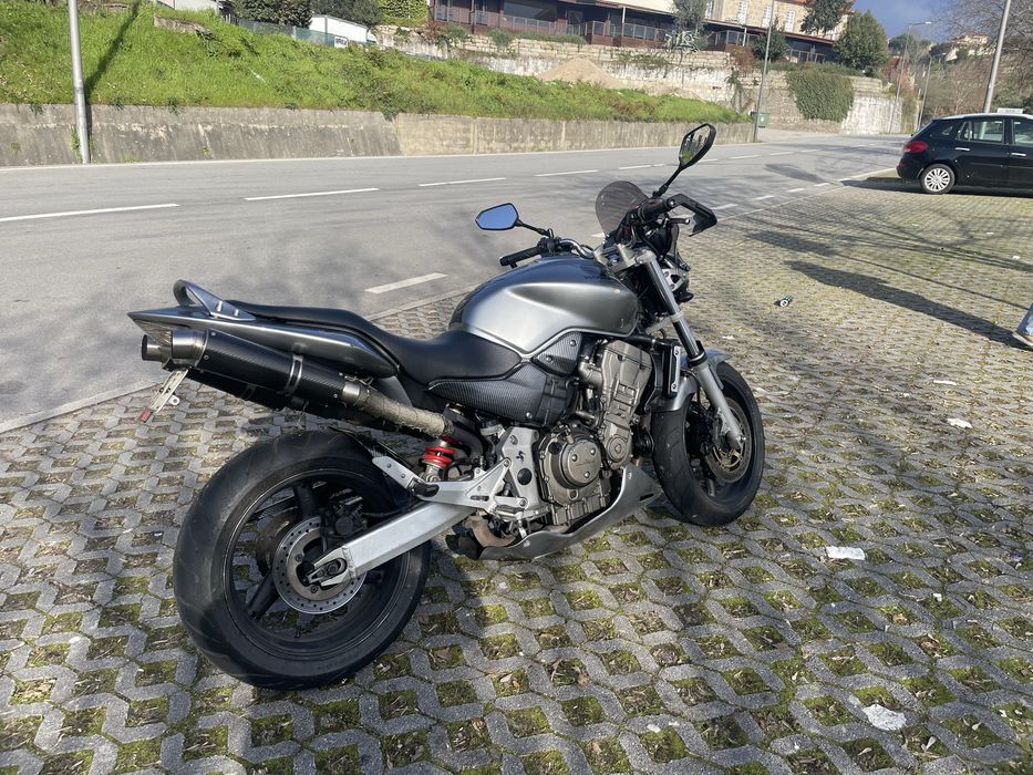 Honda Hornet 900 com varios extras