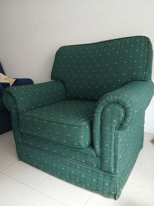 Sofá de 3 lugares e poltrona