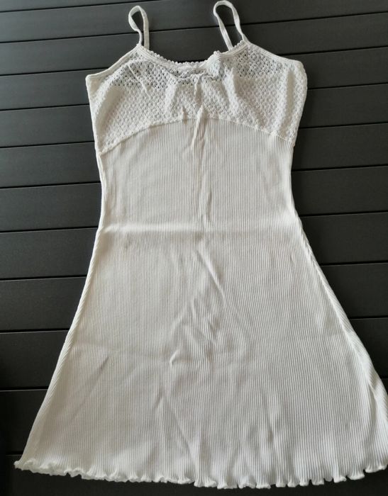 Camisas de noite e pijamas novos