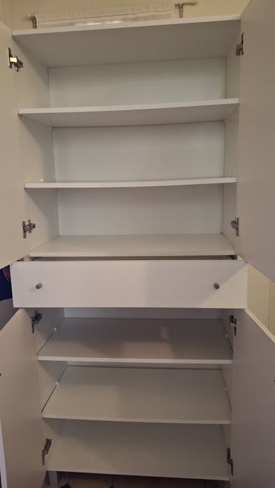 Móvel alto de quarto ou escritório