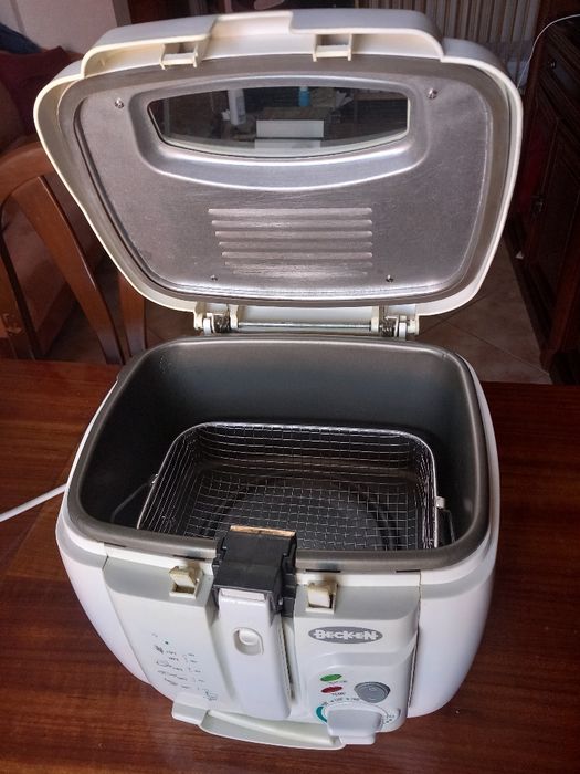 Fritadeira eletrica Becken HY518