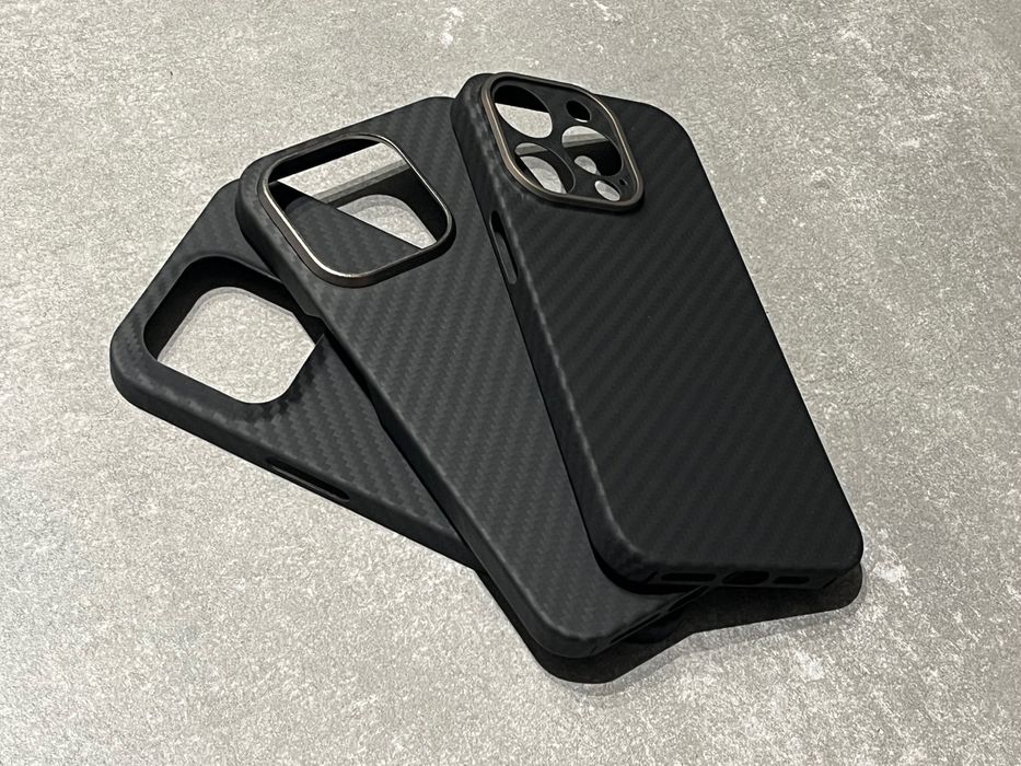 Карбоновый чехол iPhone 15 Pro