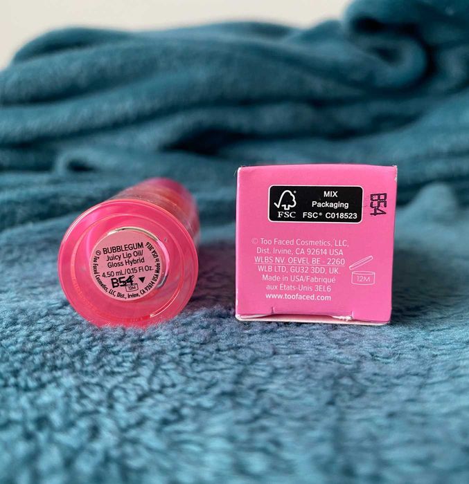 Too Faced Kissing Jelly Błyszczyk