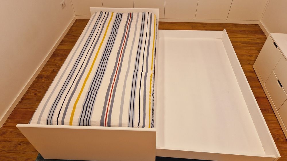 Cama Solteiro Maciça Lacada Branco Com Gavetão