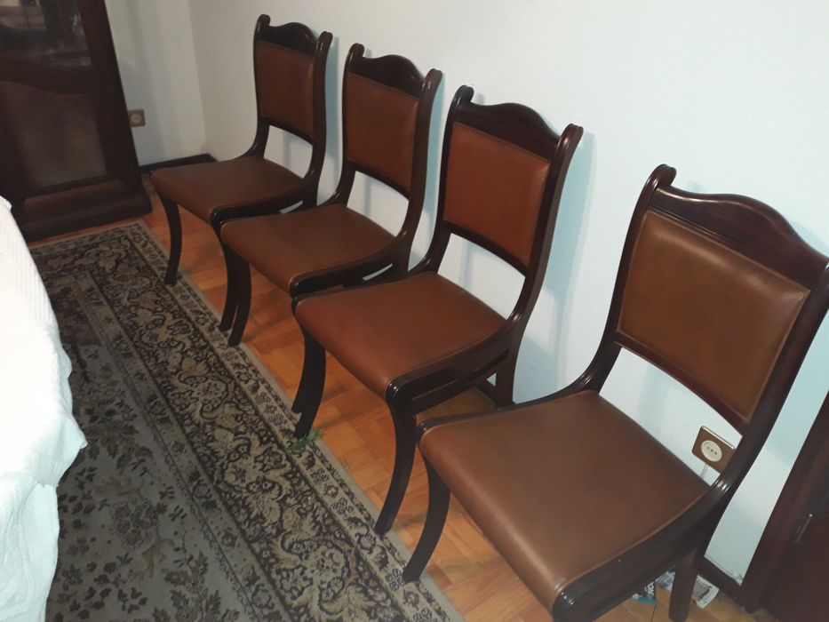 Sala de Jantar - Móvel + Aparador + 8 cadeiras + mesa extensível