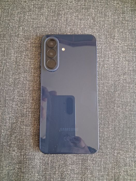 Galaxy A57 5G ,     256 GB zakupiony 23-04-2026 r. NOWY