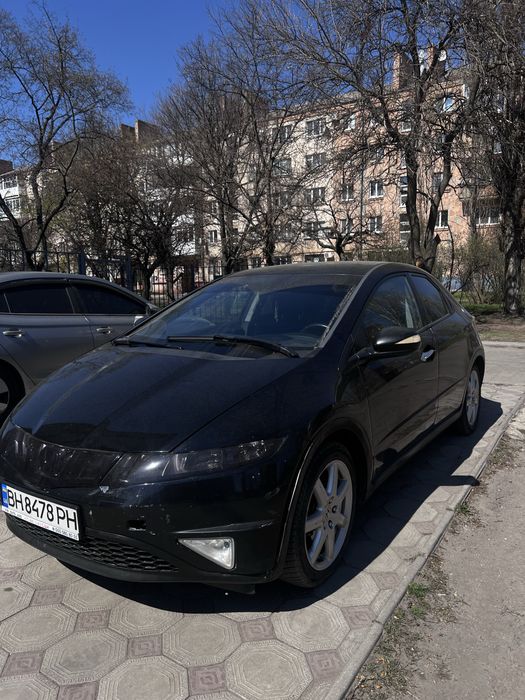 терміновий продаж Honda civic 5D продам машину