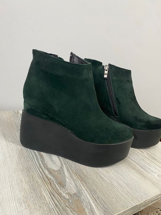 Ботильйони 36 розмір зеленого кольору