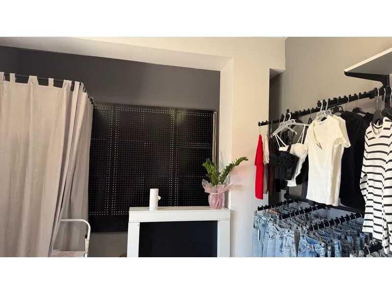 Приміщення на першому поверсі, 21,5 м², вул. Незалежності, 42Е