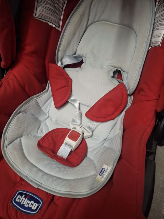 Ovo/cadeira Auto Chicco - Compatível com um carrinho de bebé Chicco
