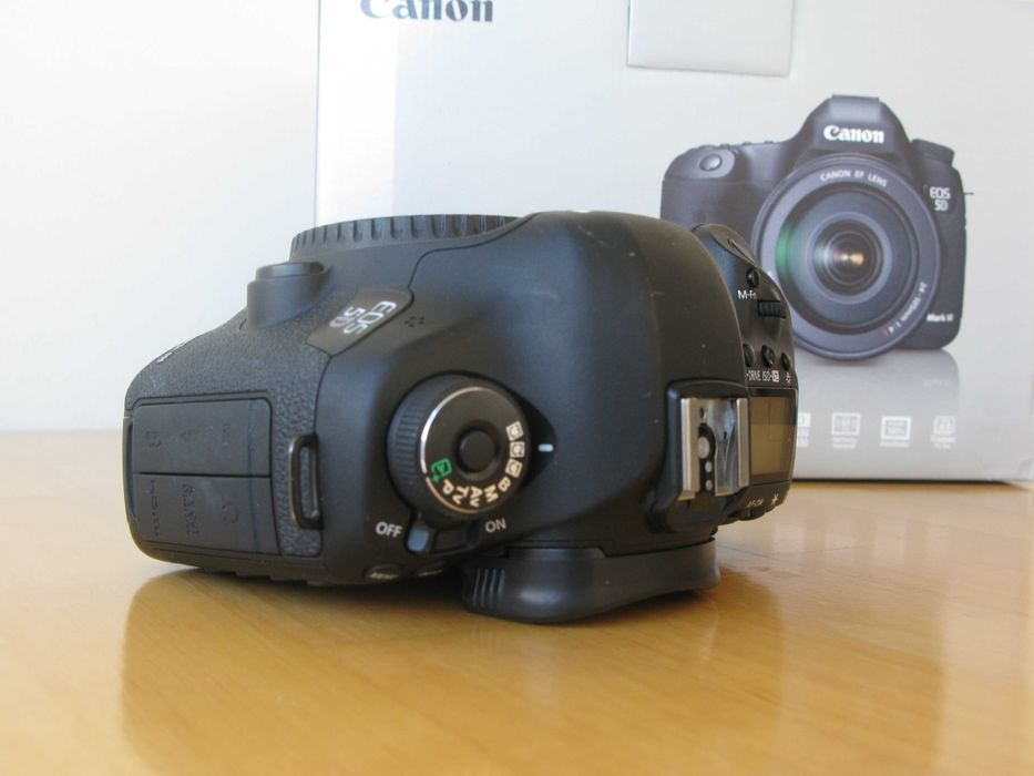 Máquina fotográfica digital Canon 5D III e acessórios