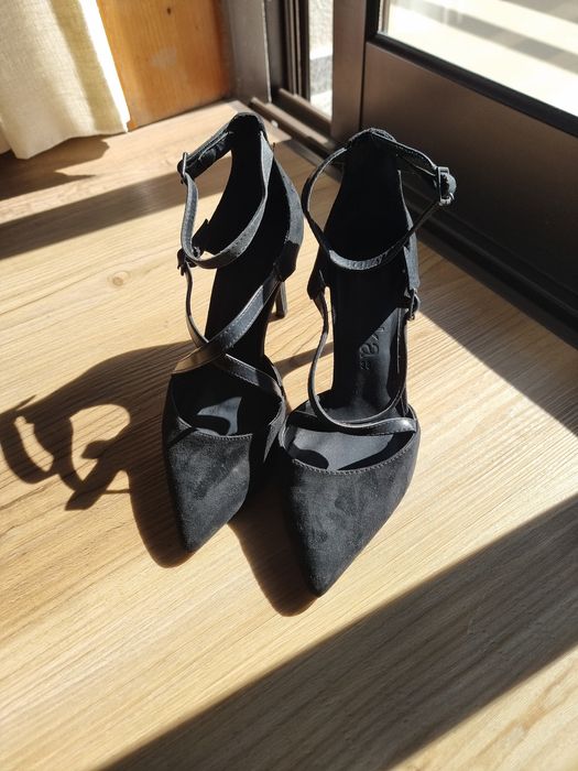 Sapatos Pretos Bershka 38